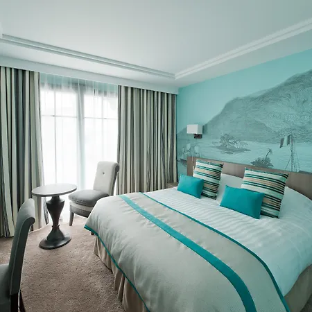 Hotel Le Nouveau Monde 4*