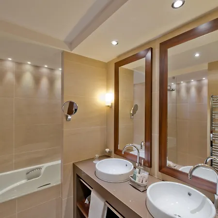 Hotel Le Nouveau Monde 4*