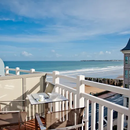 Le Nouveau Monde Hotel 4*