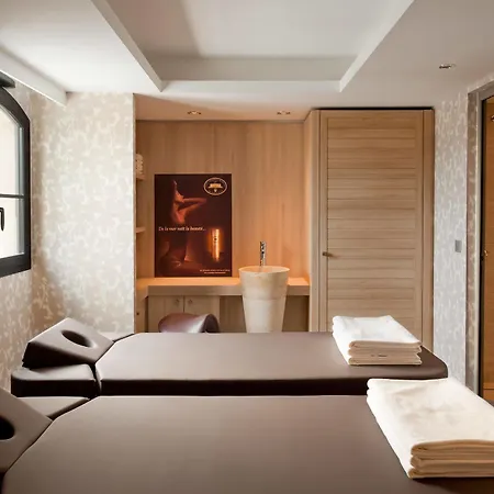 Le Nouveau Monde Hotel